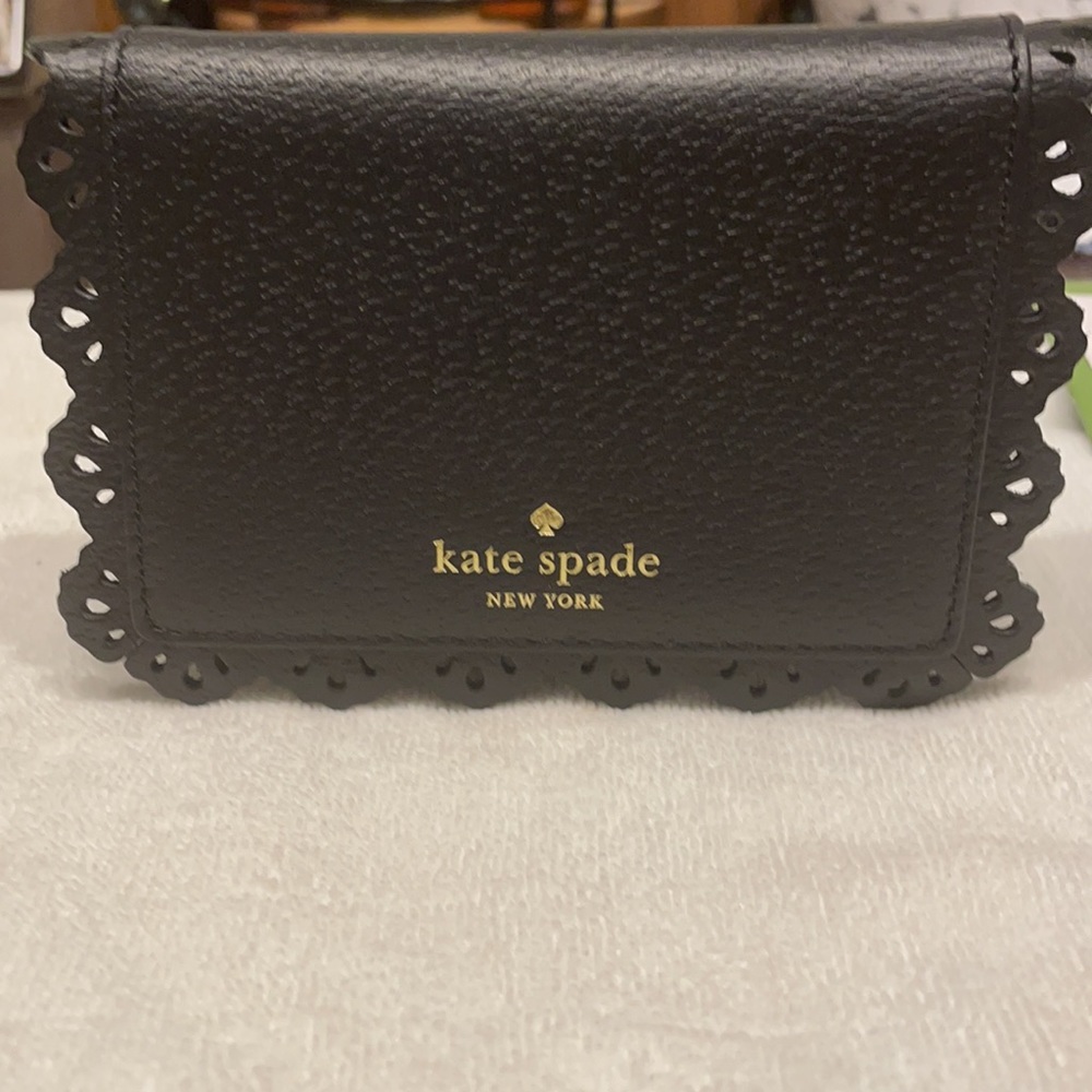Sold! Kate Spade ♠️ leather scalloped card holder! - Picture 3 of 7